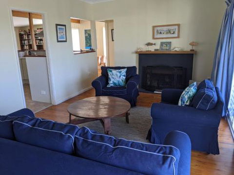 Seagrass Beach House At Hyams 4pm Check Out Sundays - Kawana Tourism 6