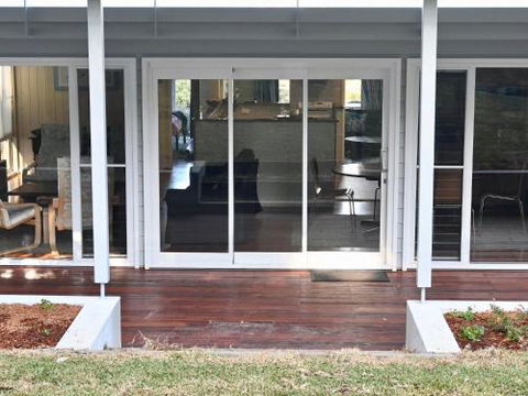 Seagrass Beach House At Hyams 4pm Check Out Sundays - Kawana Tourism 3