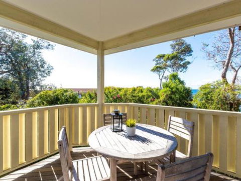 Hyams Seaside Apartment 4pm Check Out Sundays - Kawana Tourism 5