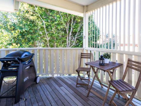 Hyams Seaside Apartment 4pm Check Out Sundays - Kawana Tourism 1