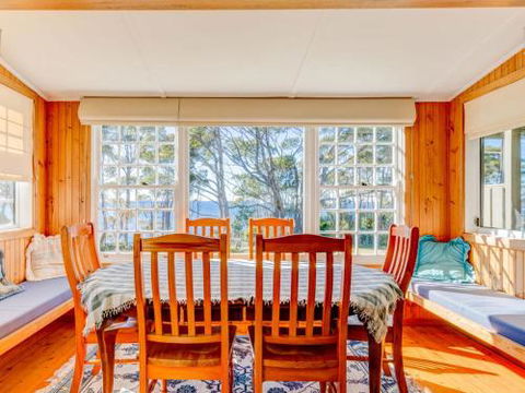 Rowse House Hyams Beach 4pm Check Out Sundays - Kawana Tourism 1