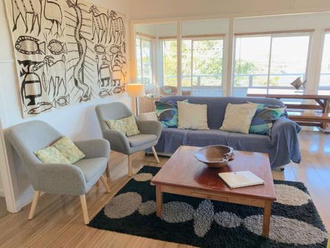 Unwind At Hyams Beach 4pm Check Out Sundays - Kawana Tourism 1