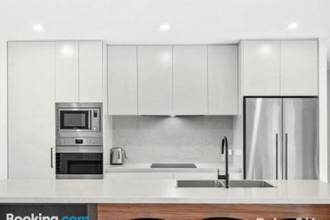 Modern Family Retreat 12 Minell Close - Kawana Tourism 0