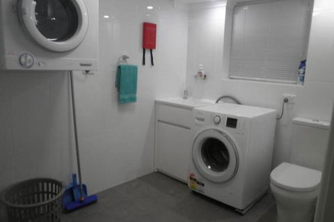 Almonta Apartments On The Water Front - Kawana Tourism 4