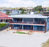 Almonta Apartments on the water front - Kawana Tourism