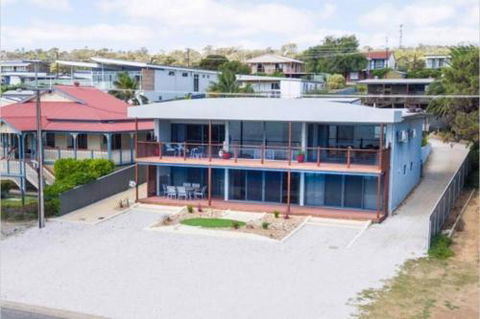 Almonta Apartments On The Water Front - Kawana Tourism 0