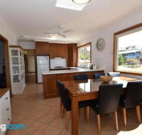 Miramar at Penneshaw KI - Kawana Tourism