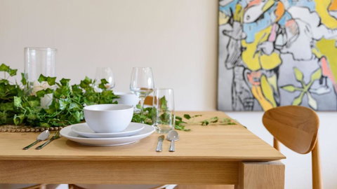 Trentham Central Villas 6 BR / Ensuite / Sleeps 12 - Kawana Tourism 2