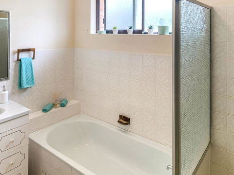 Fairburn Apartment 6 - Kawana Tourism 2