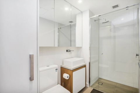 FV Iconic Designer APT, Parking, Near CBD Qfv147-14 - Kawana Tourism 4