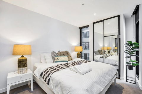 FV Iconic Designer APT, Parking, Near CBD Qfv147-14 - Kawana Tourism 5