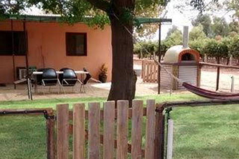 The Pickers Hut - Kawana Tourism 5
