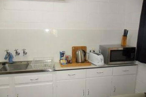The Pickers Hut - Kawana Tourism 6