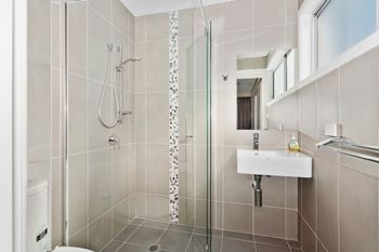 DOLPHIN VIEWS - Kawana Tourism 1