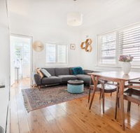 Picturesque Bellevue Hill 2BR Apt H452 - Kawana Tourism