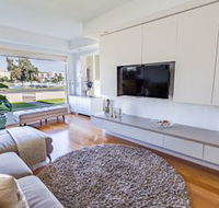 Serene Marinafront 3BR Retreat - Kawana Tourism