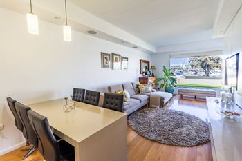Serene Marinafront 3BR Retreat - Kawana Tourism 6