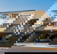 Oxford Steps - Kawana Tourism