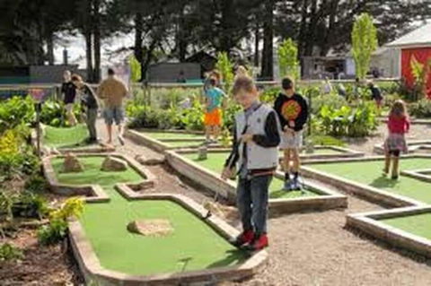 Home Near Shops & Beach - Kawana Tourism 5