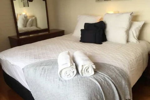 Home Near Shops & Beach - Kawana Tourism 0