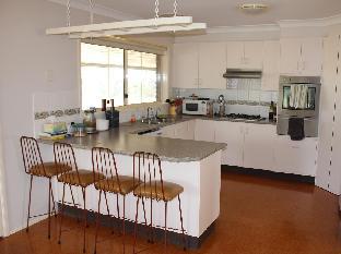 Waterfall Way Accommodation - Kawana Tourism 0