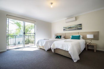 Forte Capeview Apartments - Kawana Tourism 1
