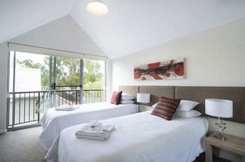 Forte Capeview Apartments - Kawana Tourism 4
