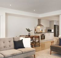 Sleek  Spacious Flat - Kawana Tourism