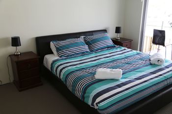Waters Edge - Kawana Tourism 4