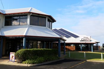 Waters Edge - Kawana Tourism 5