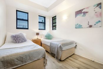 Mermaid By The Sea - Kawana Tourism 5