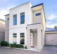 Modern Seaside Sanctuary - Kawana Tourism