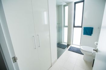 Spacious Apartment Close To Melbourne CBD - Kawana Tourism 5