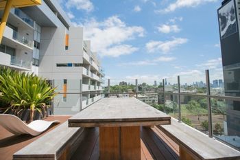 Spacious Apartment Close To Melbourne CBD - Kawana Tourism 4