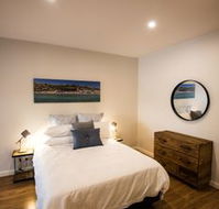 Wickham Newcastle Modern 1 Bed Apartment - Kawana Tourism