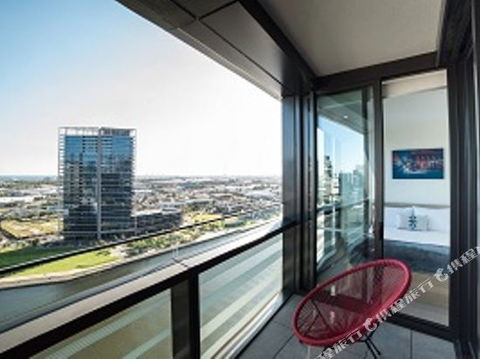 WaterFront Apartment - Kawana Tourism 5