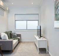Open  Flowy 1 Bedroom Apartment in Chadstone - Kawana Tourism