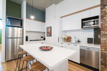 Phoenix On Curzon Rejuvenate Stays - Kawana Tourism 6