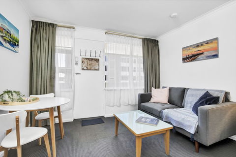 Bayscape Studio Glenelg - Kawana Tourism 2