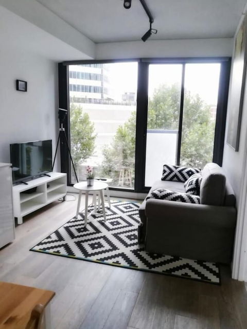 Carlson CBD Apartments - Kawana Tourism 3