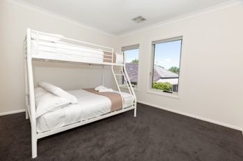 Brand New Townhouse - Kawana Tourism 2