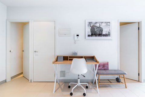Ella, 1BDR Melbourne Apartment - Kawana Tourism 5