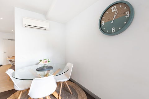 Ella, 1BDR Melbourne Apartment - Kawana Tourism 4