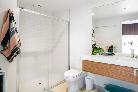 Ella, 1BDR Melbourne Apartment - Kawana Tourism 2