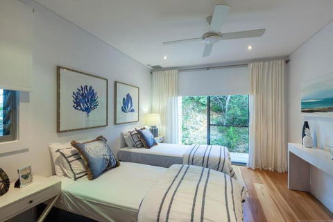 Vantage Over Byron - Kawana Tourism 3