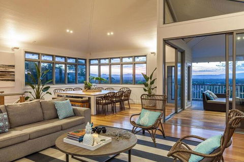 Vantage Over Byron - Kawana Tourism 2