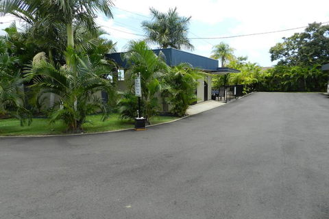 Golden Palms Motor Inn - Kawana Tourism 2