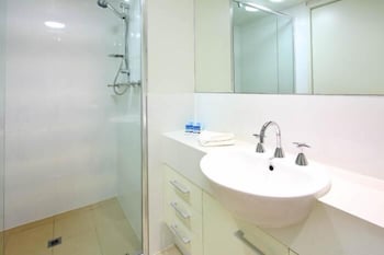 P A Apartments - Kawana Tourism 3