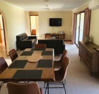 Annies Holiday Units - Kawana Tourism