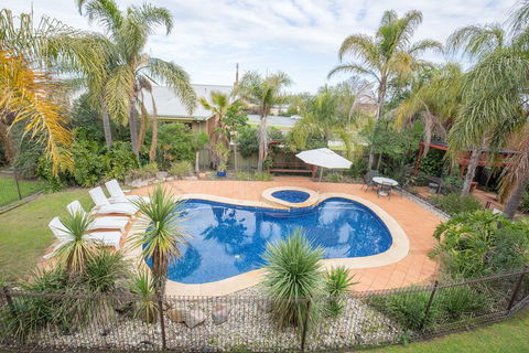 Crystal Fountain Motel Albury - Kawana Tourism 3